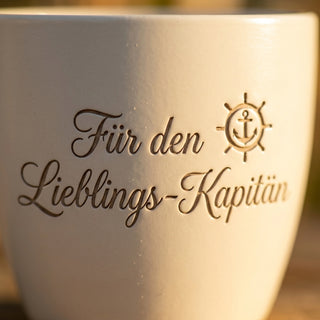 Personalisierter Blumentopf »Für den Lieblings-Kapitän« — Geschenk Seemann — Detailaufnahme