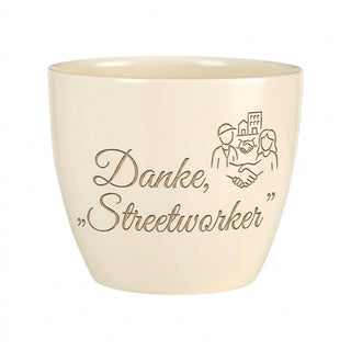 Personalisierter Blumentopf — Danke Streetworker Geschenk mit Lasergravur — Detailansicht der Lasergravur
