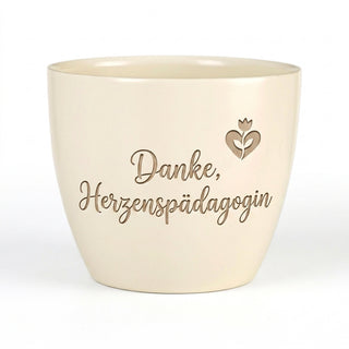 Personalisierter Blumentopf mit Gravur — Geschenk Sonderpädagogin Danke — Detailansicht der Lasergravur