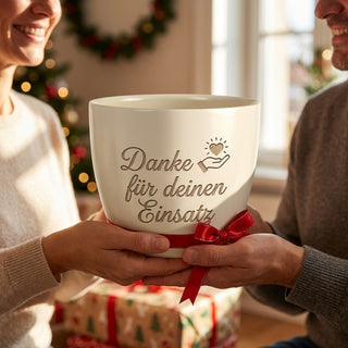 Personalisierter Blumentopf »Danke für deinen Einsatz« — Geschenk Sekretärin — als persoenliche Geschenk-Uebergabe