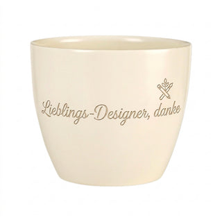 Personalisierter Blumentopf mit Gravur — Geschenk für Grafikdesigner — Detailansicht der Lasergravur