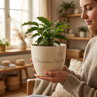 Personalisierter Blumentopf mit Gravur — Romantisches Geschenk für Freundin — im Wohnambiente