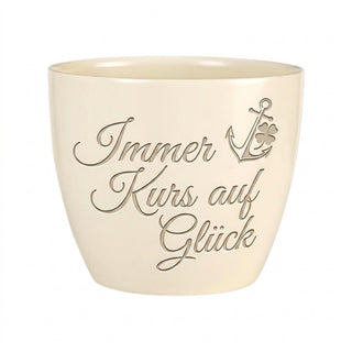 Personalisierter Blumentopf mit Gravur — Geschenk Seemann Abschied & Geburtstag — Detailansicht der Lasergravur
