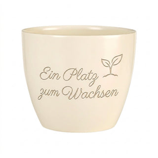 Blumentopf mit Gravur "Ein Platz zum Wachsen" — Geschenk Psychotherapeutin Abschied — Detailansicht der Lasergravur