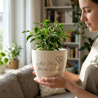 Personalisierter Blumentopf mit Gravur — Geschenk für Pferdewirt & Pferdefreund — im Wohnambiente