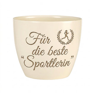 Personalisierter Blumentopf — Geschenk Sportlerin »Für die beste Sportlerin« — Detailansicht der Lasergravur