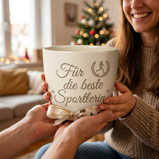 Personalisierter Blumentopf — Geschenk Sportlerin »Für die beste Sportlerin« — als persoenliche Geschenk-Uebergabe