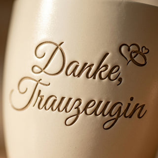 Einzigartiger Blumentopf mit Gravur – Danke, Trauzeugin — Detailaufnahme