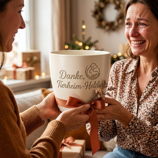 Personalisierter Blumentopf mit Gravur — Danke Geschenk für Tierheimmitarbeiterin — als persoenliche Geschenk-Uebergabe