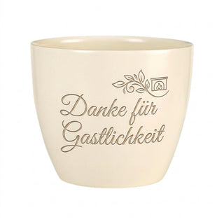 Blumentopf mit Gravur 'Danke für Gastlichkeit' — Geschenk Hoteldirektor — Detailansicht der Lasergravur