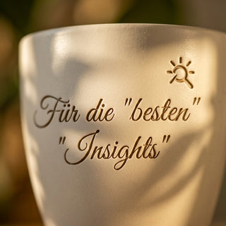 Individueller Blumentopf mit Gravur für Datenanalysten - Perfektes Geschenk! — Detailaufnahme