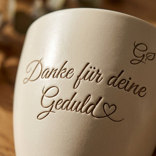 Persönliches Geschenk für Callcenter Agenten – Gravur: Danke für deine Geduld — Detailaufnahme