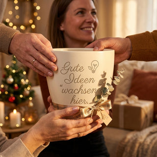 Personalisierter Blumentopf mit Gravur — Kreatives Geschenk Grafikdesigner — als persoenliche Geschenk-Uebergabe