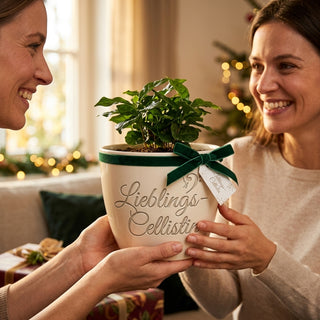 Personalisierter Blumentopf mit Gravur — Geschenk Cellistin & Musiker — als persoenliche Geschenk-Uebergabe