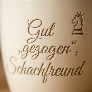 Personalisierter Blumentopf mit Gravur — Geschenk für Schachspieler Geburtstag — Detailaufnahme
