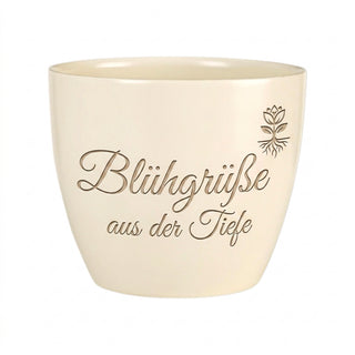 Personalisierter Blumentopf mit Gravur — Taucherin Geschenk zum Geburtstag — Detailansicht der Lasergravur