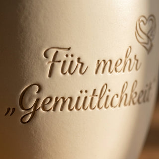 Personalisierter Blumentopf mit Gravur — Geschenk für Polsterer & Raumgestalter — Detailaufnahme