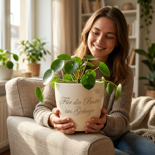 Personalisierter Blumentopf mit Gravur — Geschenk Zoowärterin Abschied — im Wohnambiente