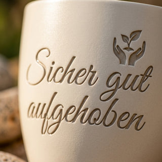 Personalisierter Blumentopf mit Gravur — Geschenk Sicherheitsmitarbeiter — Detailaufnahme
