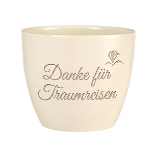 Personalisierter Blumentopf — Danke Geschenk Reiseberaterin Traumreisen — Detailansicht der Lasergravur