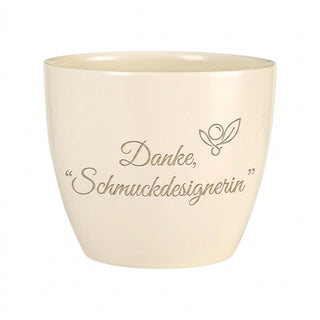 Personalisierter Blumentopf mit Gravur — Geschenk Schmuckdesignerin Danke — Detailansicht der Lasergravur