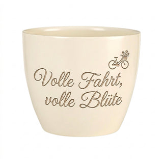 Personalisierter Blumentopf „Volle Fahrt, volle Blüte“ — Geschenk Skifahrerin — Detailansicht der Lasergravur