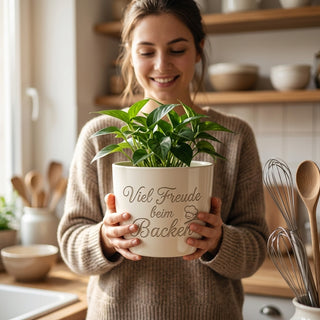 Persönliches Geschenk für Bäckerin – Gravur: Viel Freude beim Backen — im Wohnambiente