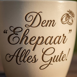 Persönlicher Blumentopf mit Gravur – Das perfekte Geschenk für das Brautpaar! — Detailaufnahme