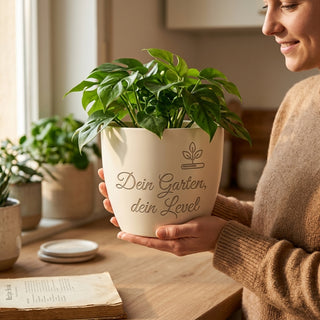 Geschenk für Zocker – Gravierter Blumentopf mit Persönlichkeit — im Wohnambiente