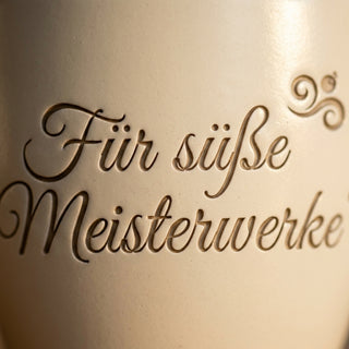 Blumentopf mit Lasergravur 'Für süße Meisterwerke' — Geschenk Patissier — Detailaufnahme