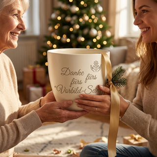 Personalisierter Blumentopf mit Gravur — Danke-Geschenk für Vorgesetzte & Chefs — als persoenliche Geschenk-Uebergabe