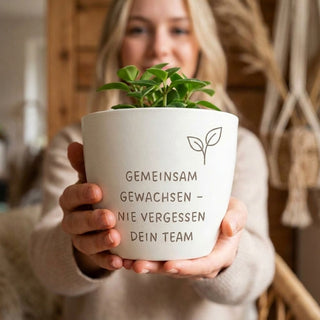 Abschiedsgeschenk Praktikantin – gravierter Blumentopf „Gemeinsam gewachsen"
