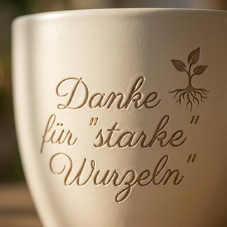 Personalisierter Blumentopf — Dankeschön Geschenk Pilatestrainer — Detailaufnahme