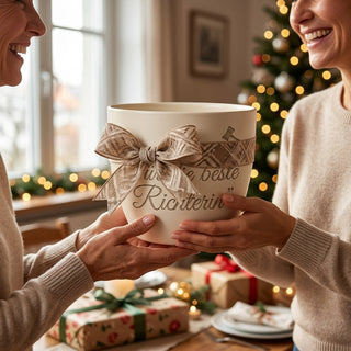 Personalisierter Blumentopf — Geschenk Richterin Ernennung Dienstjubiläum — als persoenliche Geschenk-Uebergabe