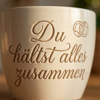 Personalisierter Blumentopf 'Du hältst alles zusammen' — Geschenk Schweißerin — Detailaufnahme