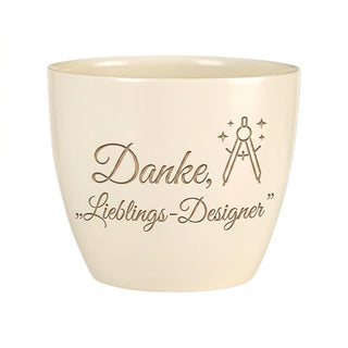 Blumentopf mit Gravur „Danke, Lieblings-Designer“ — Geschenk UI Designer — Detailansicht der Lasergravur