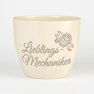Personalisierter Blumentopf mit Gravur — Geschenk für Industriemechaniker — Detailansicht der Lasergravur