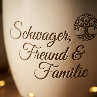 Personalisierter Blumentopf mit Gravur — Geschenk für Schwager zum Geburtstag — Detailaufnahme