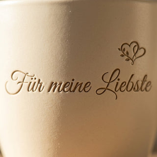 Personalisierter Blumentopf mit Gravur — Romantisches Geschenk für Freundin — Detailaufnahme