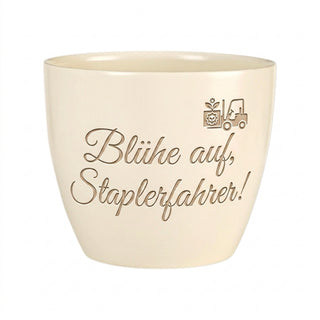 Personalisierter Blumentopf — Geschenk Gabelstaplerfahrer Abschied — Detailansicht der Lasergravur