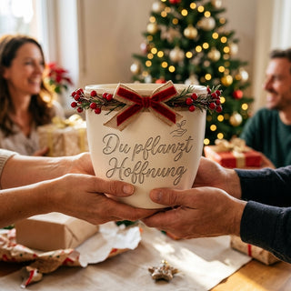 Blumentopf mit Gravur „Du pflanzt Hoffnung“ — Geschenk Sozialpädagoge Abschied — als persoenliche Geschenk-Uebergabe
