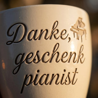 Einzigartiges Geschenk für Pianisten mit persönlicher Gravur – Danke! — Detailaufnahme