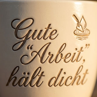 Personalisierter Blumentopf mit Gravur — Geschenk Installateur — Detailaufnahme