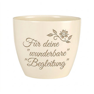 Personalisierter Blumentopf — Geschenk Geburtsvorbereiterin Danke — Detailansicht der Lasergravur