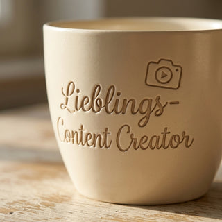 Personalisierter Blumentopf — Geschenk Content Creator Abschied — Detailaufnahme
