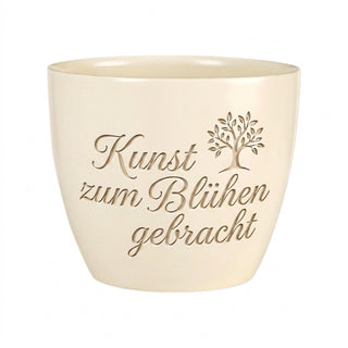 Personalisierter Blumentopf mit Gravur — Geschenk Restauratorin Abschied — Detailansicht der Lasergravur