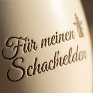 Personalisierter Blumentopf — Geschenk Schachspieler 'Für meinen Schachhelden' — Detailaufnahme