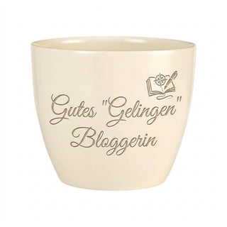 Personalisierter Blumentopf mit Gravur — Geschenk für Foodbloggerin — Detailansicht der Lasergravur