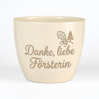 Personalisierter Blumentopf mit Gravur — Danke Geschenk Försterin Abschied — Detailansicht der Lasergravur