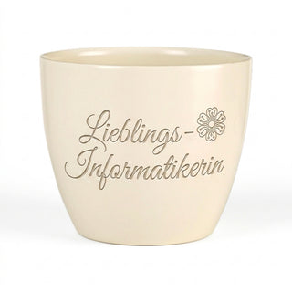 Blumentopf mit Gravur "Lieblings-Informatikerin" — Geschenk IT Kollegin — Detailansicht der Lasergravur
